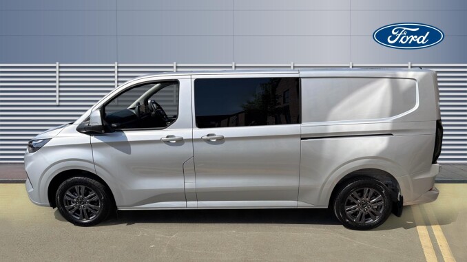 Ford Transit Custom 320 L2 Diesel Fwd 2.0 EcoBlue 136ps H1 Double Cab Van Limited Auto - Image 4